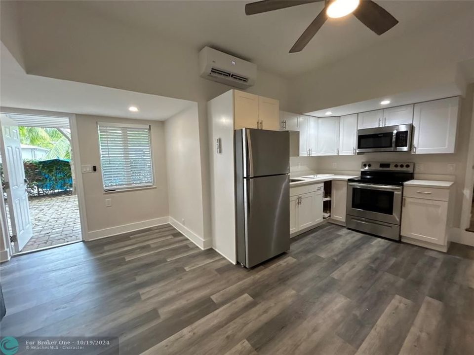 For Rent: $2,200 (2 beds, 1 baths, 3997 Square Feet)