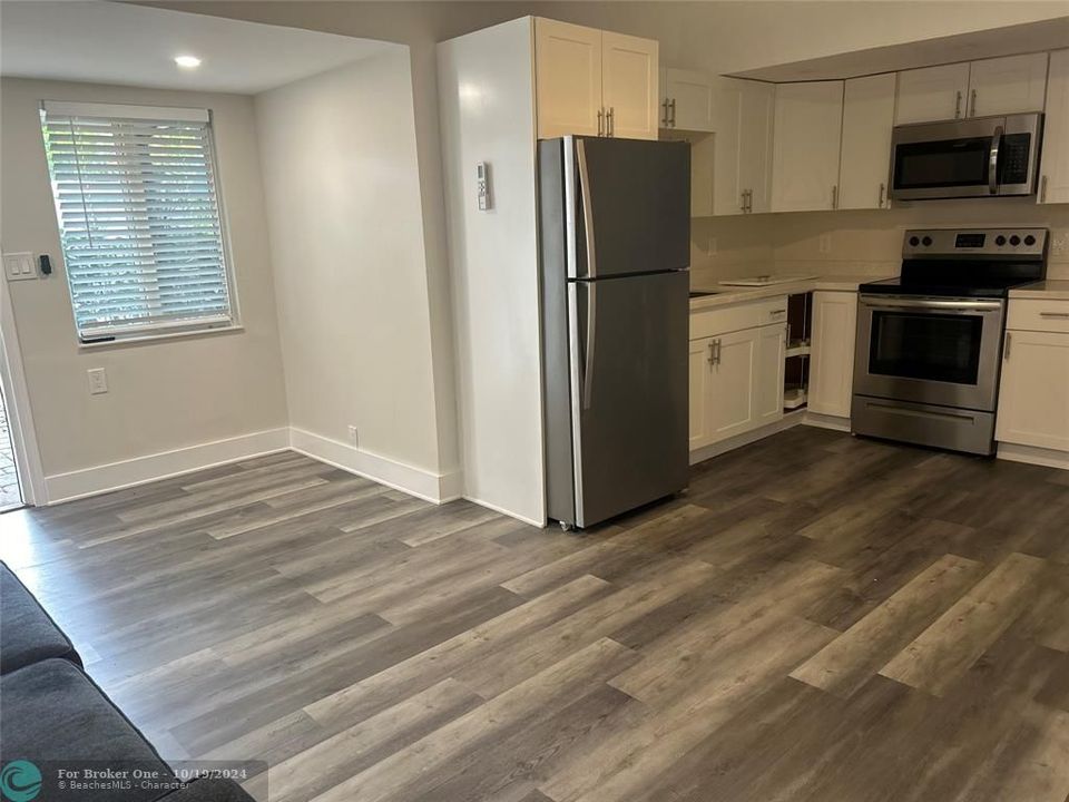 For Rent: $2,200 (2 beds, 1 baths, 3997 Square Feet)