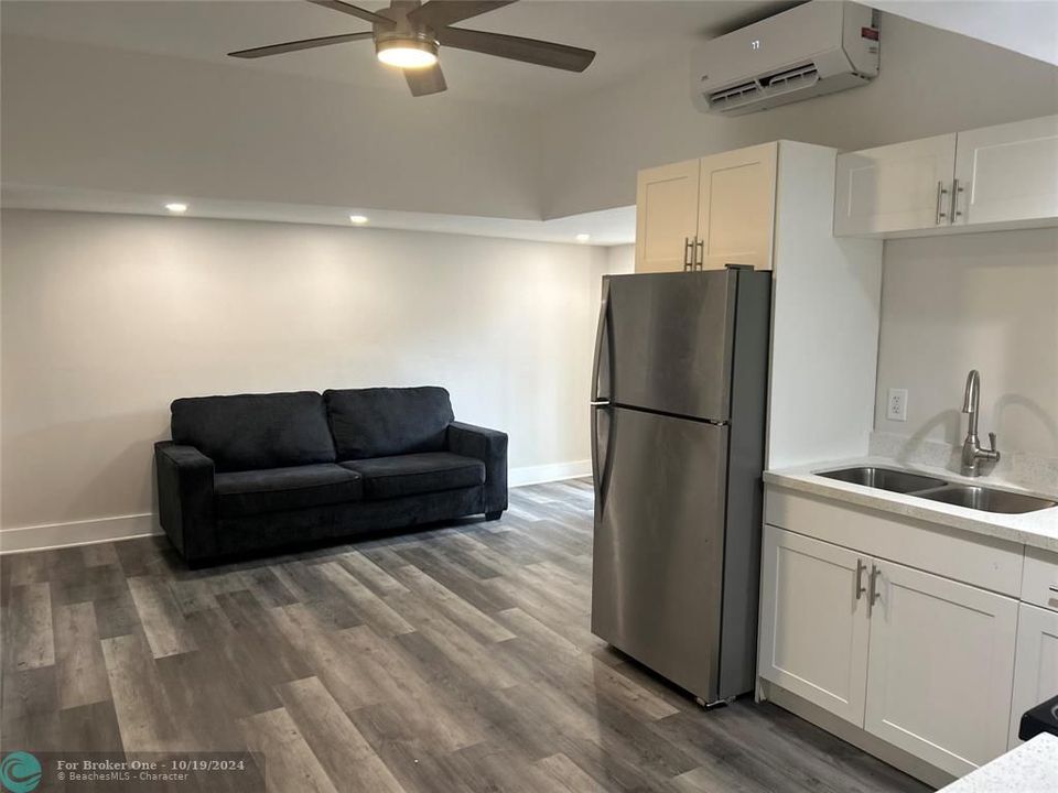 For Rent: $2,200 (2 beds, 1 baths, 3997 Square Feet)