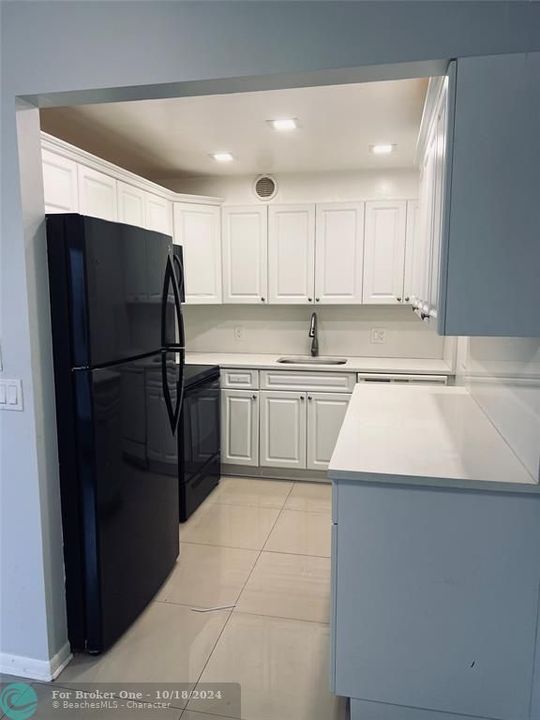 For Rent: $1,800 (2 beds, 2 baths, 1044 Square Feet)