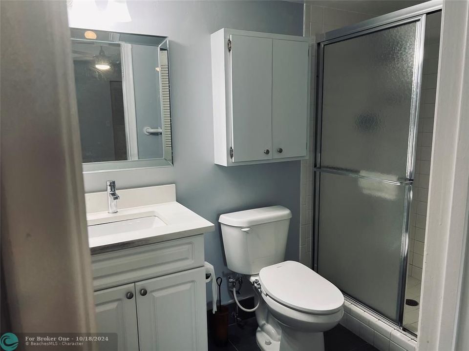 For Rent: $1,800 (2 beds, 2 baths, 1044 Square Feet)