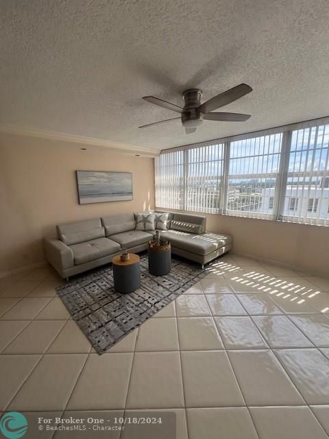 For Rent: $3,600 (1 beds, 1 baths, 1211 Square Feet)