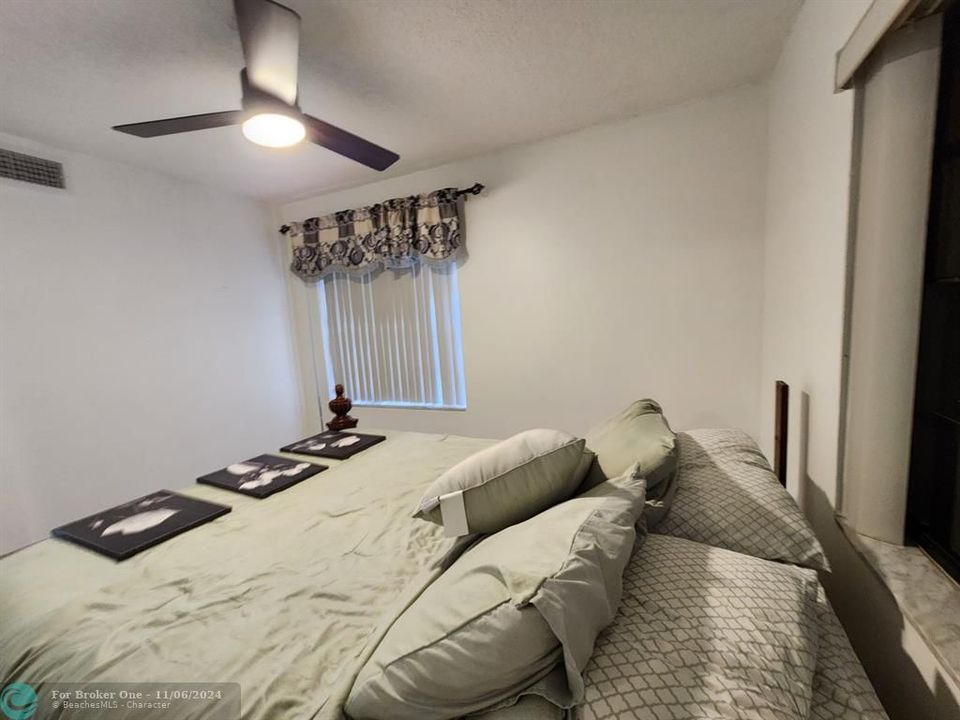 For Rent: $2,100 (2 beds, 2 baths, 936 Square Feet)