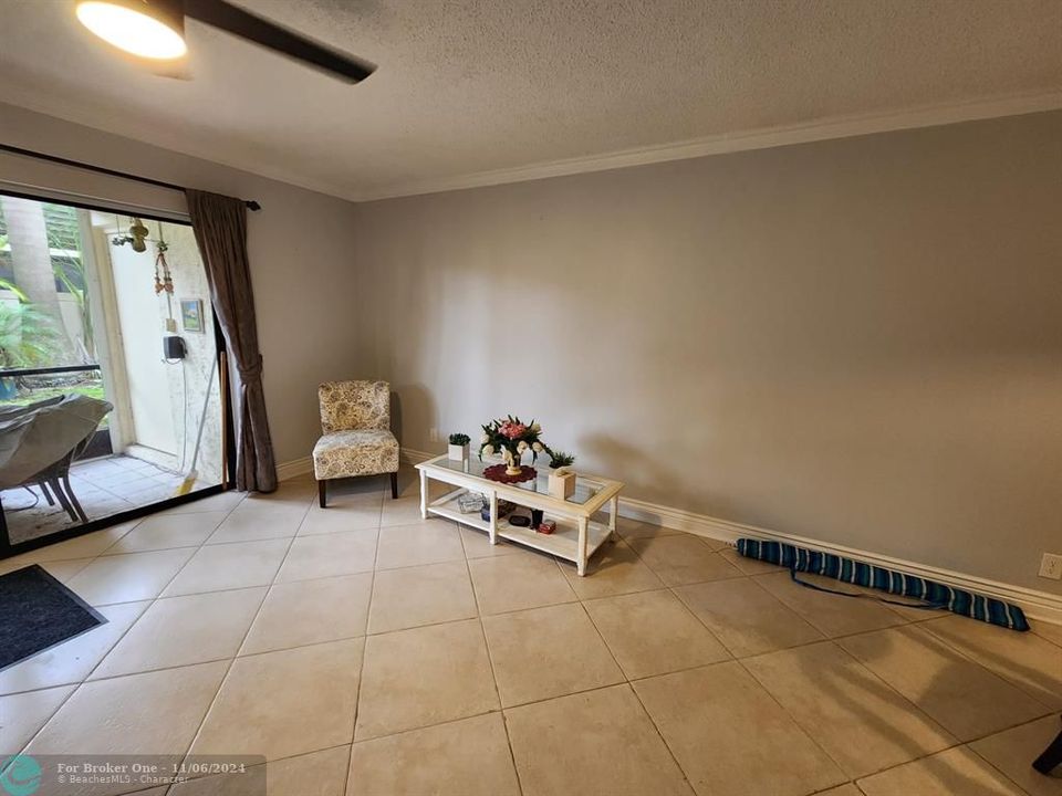 For Rent: $2,100 (2 beds, 2 baths, 936 Square Feet)