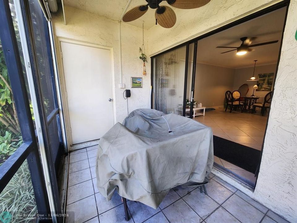 For Rent: $2,100 (2 beds, 2 baths, 936 Square Feet)