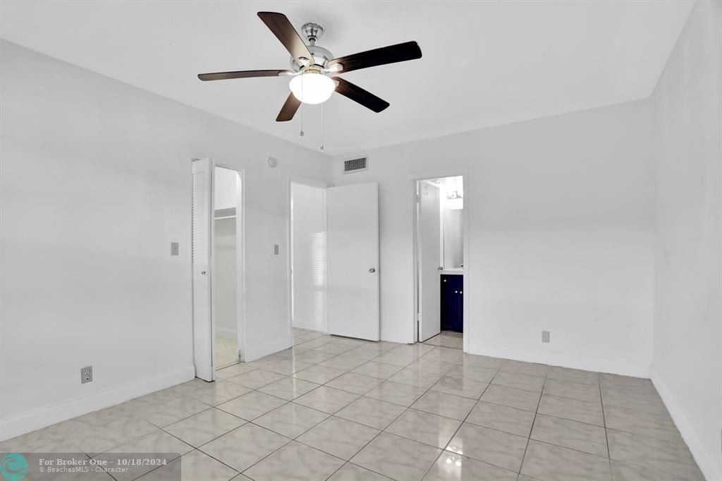 For Rent: $1,950 (2 beds, 2 baths, 850 Square Feet)