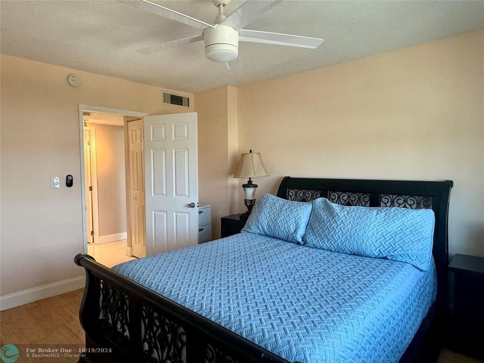 For Rent: $2,100 (1 beds, 1 baths, 630 Square Feet)