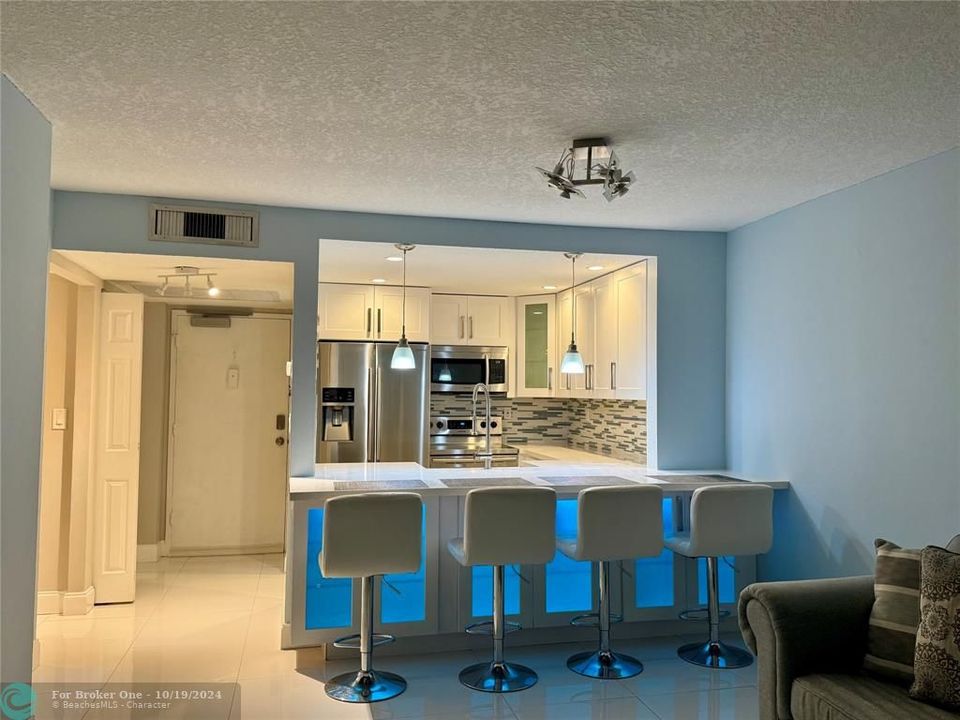 For Rent: $2,100 (1 beds, 1 baths, 630 Square Feet)