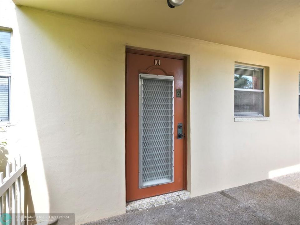 For Sale: $135,000 (2 beds, 2 baths, 850 Square Feet)