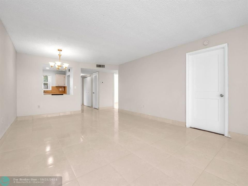 For Sale: $135,000 (2 beds, 2 baths, 850 Square Feet)