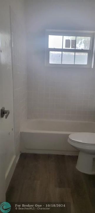 For Sale: $1,500 (0 beds, 1 baths, 500 Square Feet)