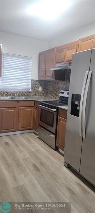 For Sale: $1,500 (0 beds, 1 baths, 500 Square Feet)