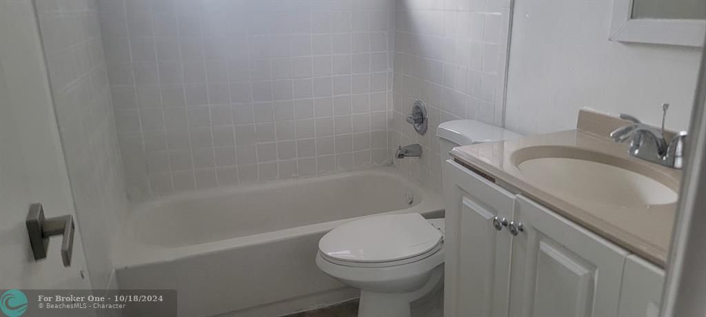 For Sale: $1,500 (0 beds, 1 baths, 500 Square Feet)