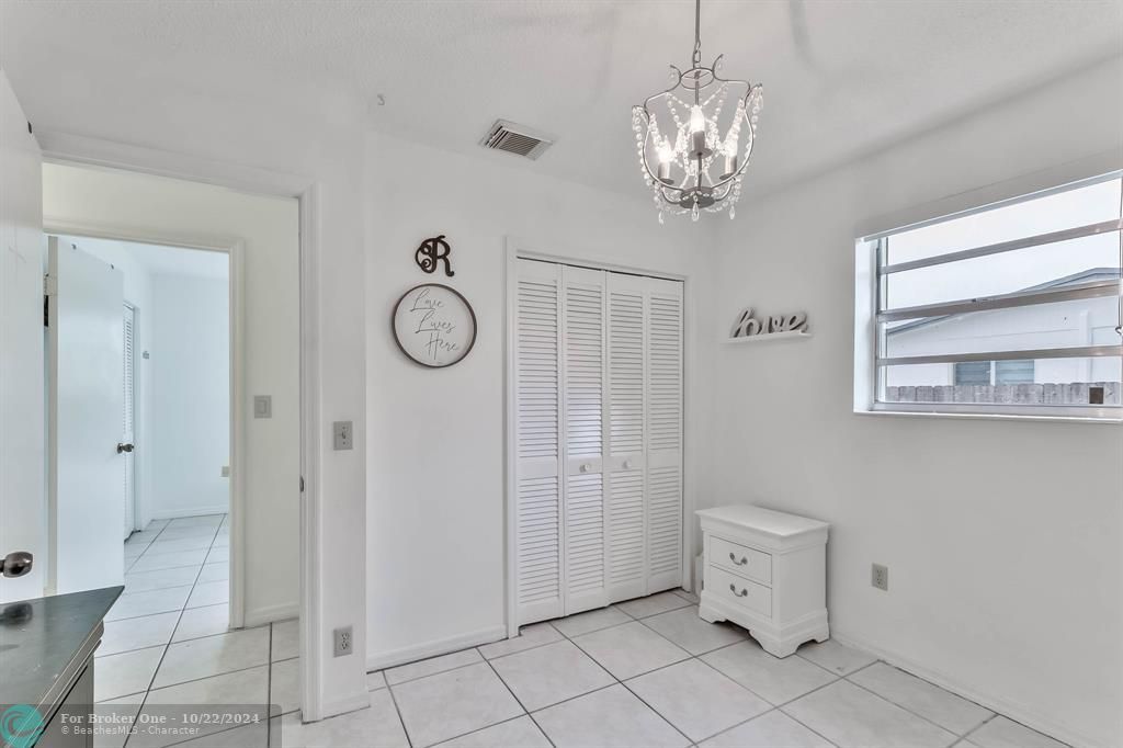 For Sale: $549,000 (3 beds, 1 baths, 1080 Square Feet)