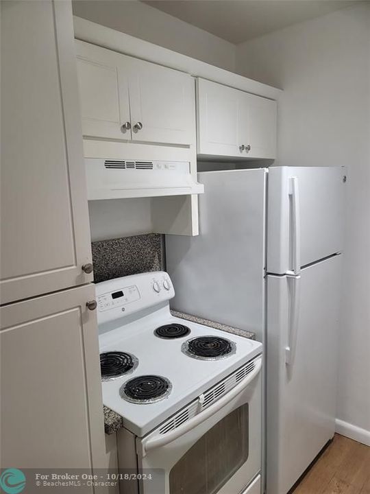 For Rent: $1,450 (1 beds, 1 baths, 580 Square Feet)