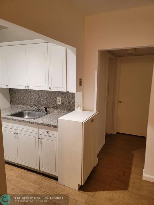 For Rent: $1,450 (1 beds, 1 baths, 580 Square Feet)