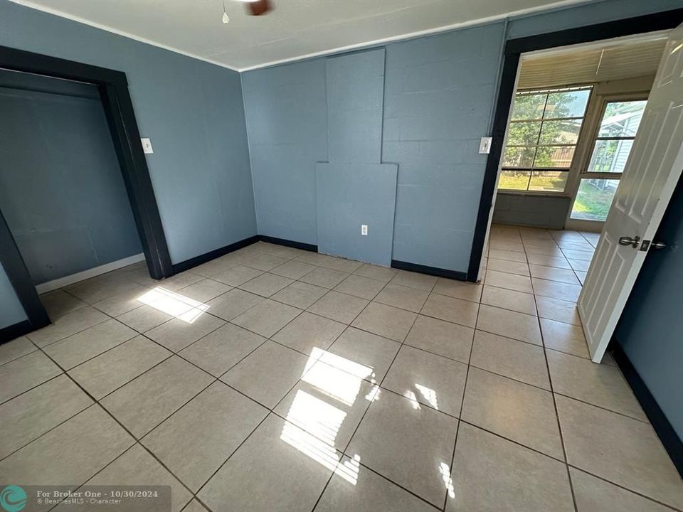 For Sale: $200,000 (2 beds, 2 baths, 1202 Square Feet)