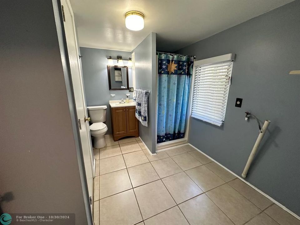 For Sale: $200,000 (2 beds, 2 baths, 1202 Square Feet)