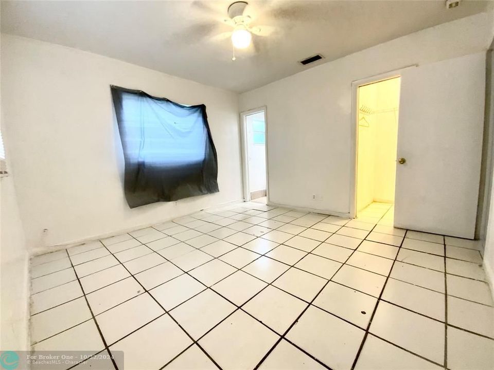 For Sale: $2,600 (2 beds, 2 baths, 1237 Square Feet)