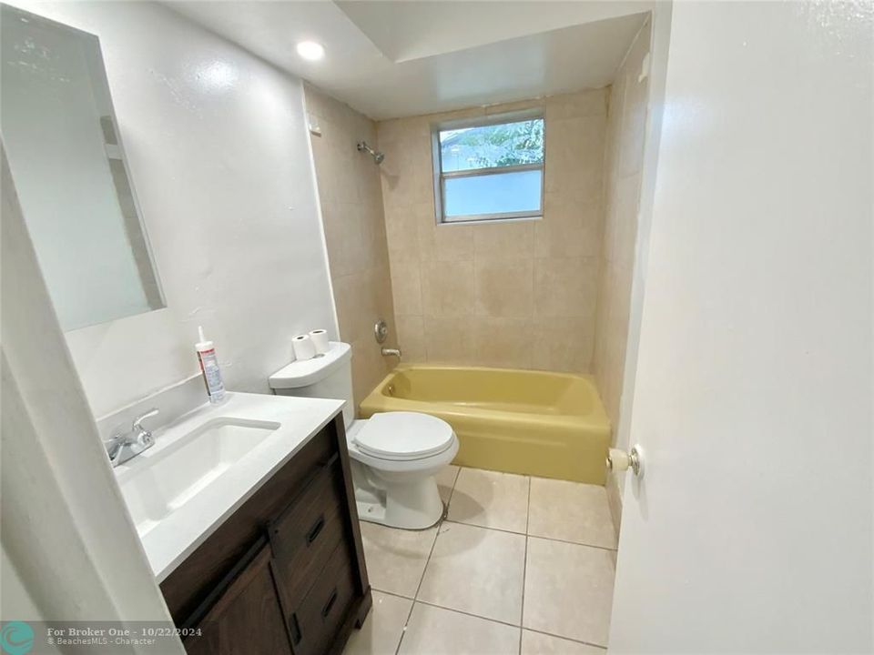 For Sale: $2,600 (2 beds, 2 baths, 1237 Square Feet)