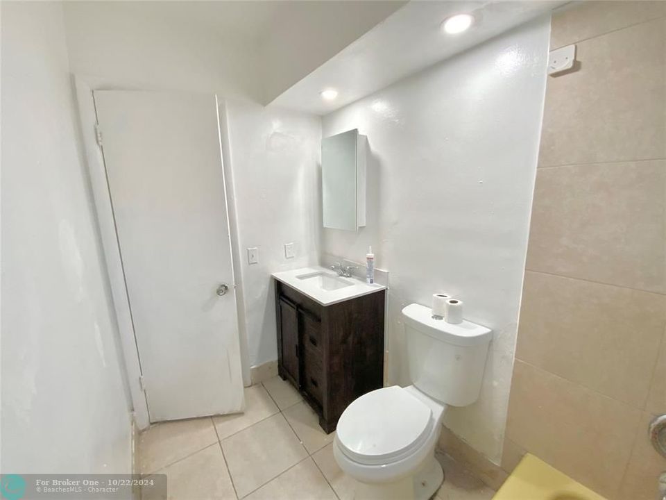 For Sale: $2,600 (2 beds, 2 baths, 1237 Square Feet)