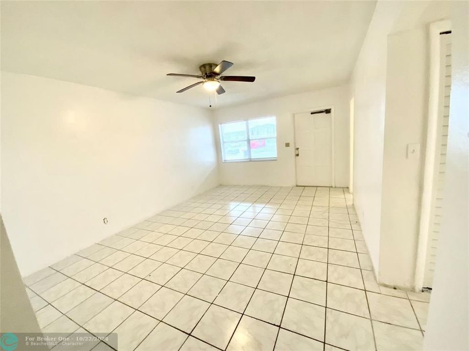 For Sale: $2,600 (2 beds, 2 baths, 1237 Square Feet)