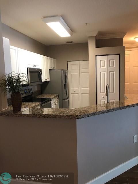 For Rent: $2,750 (2 beds, 2 baths, 1118 Square Feet)