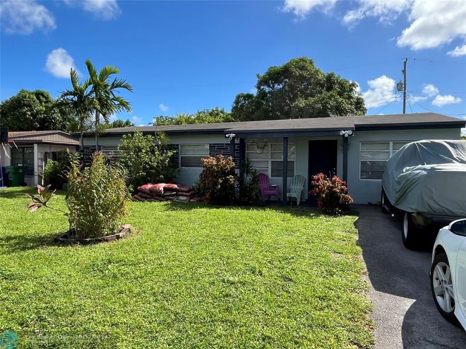 For Sale: $485,000 (3 beds, 2 baths, 1273 Square Feet)