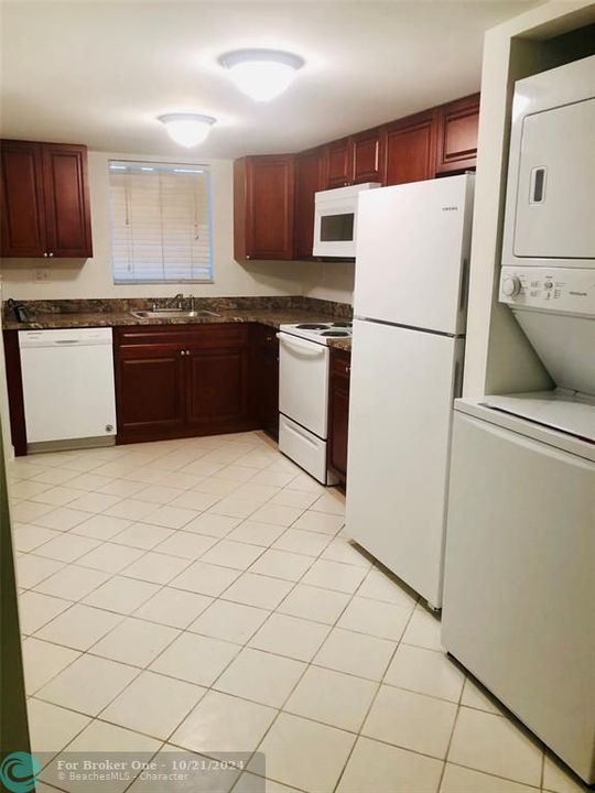 For Sale: $139,000 (2 beds, 2 baths, 1092 Square Feet)