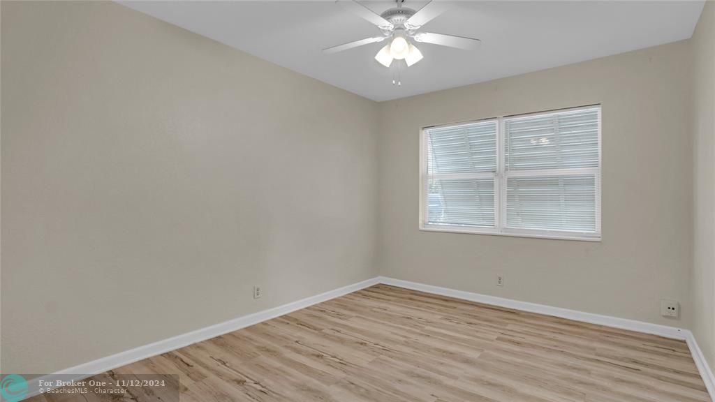 Active With Contract: $2,900 (3 beds, 1 baths, 1241 Square Feet)