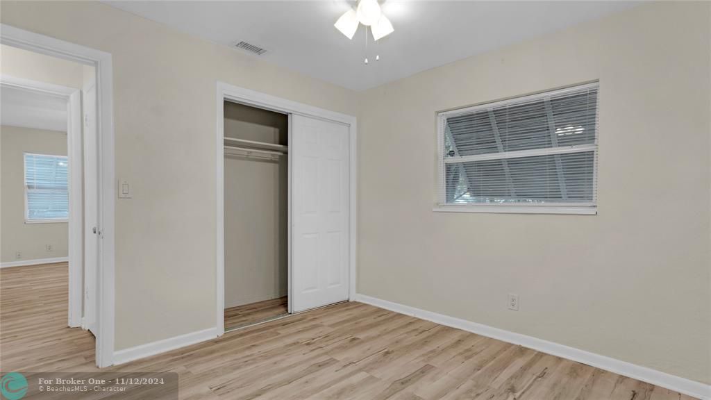 Active With Contract: $2,900 (3 beds, 1 baths, 1241 Square Feet)