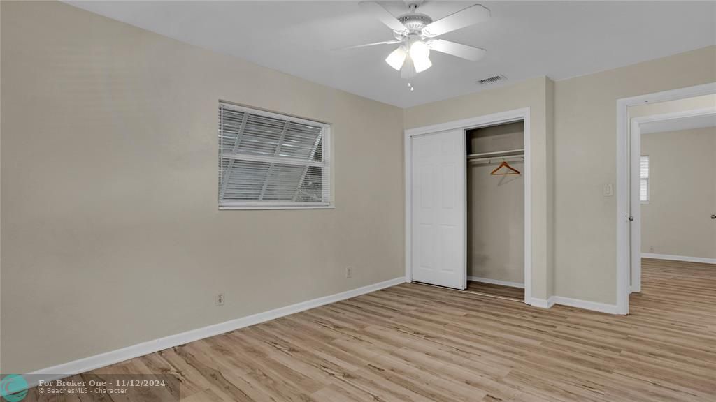 Active With Contract: $2,900 (3 beds, 1 baths, 1241 Square Feet)