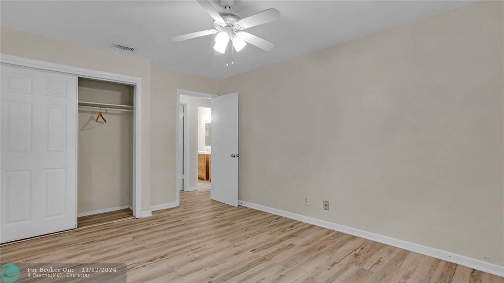 Active With Contract: $2,900 (3 beds, 1 baths, 1241 Square Feet)