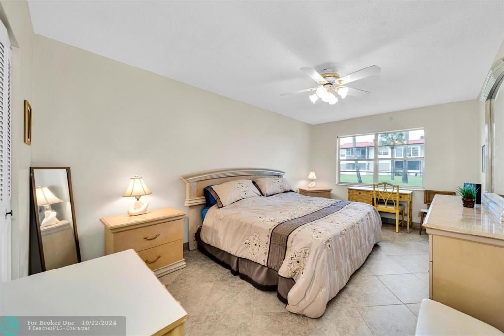 For Sale: $174,500 (2 beds, 2 baths, 1122 Square Feet)