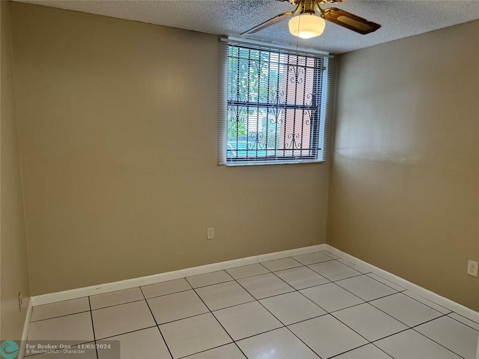 Active With Contract: $2,200 (2 beds, 2 baths, 1086 Square Feet)