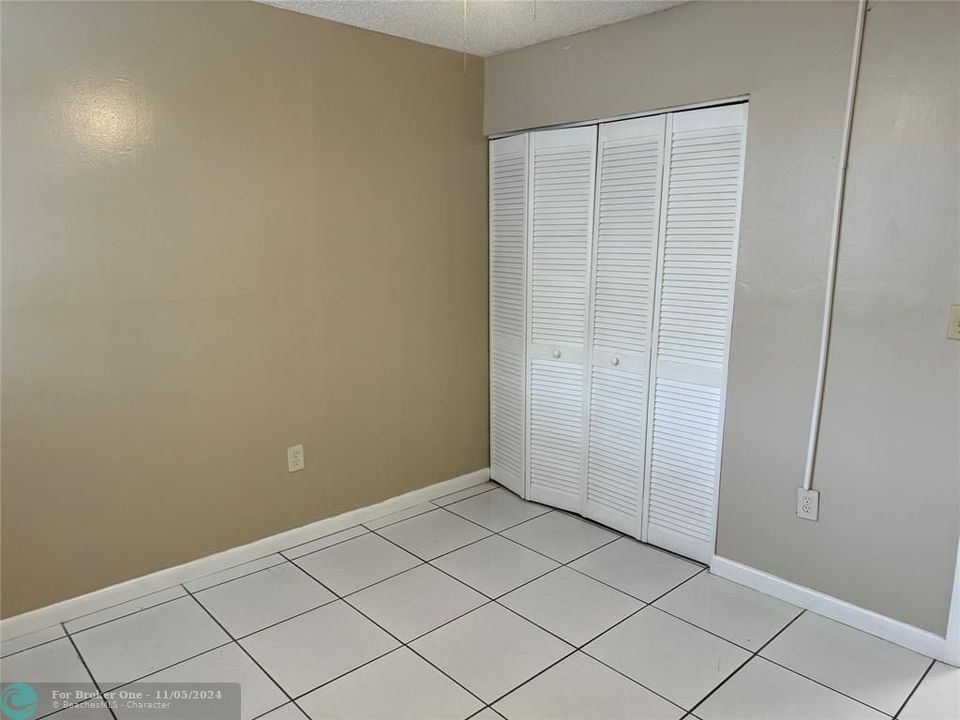 Active With Contract: $2,200 (2 beds, 2 baths, 1086 Square Feet)