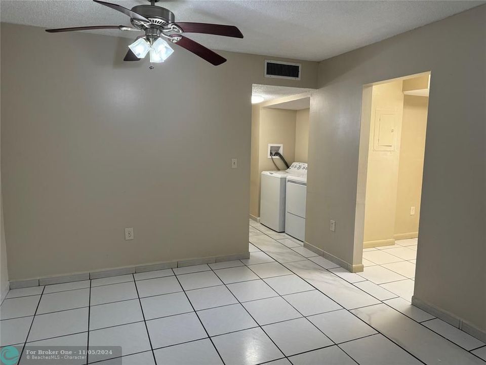 Active With Contract: $2,200 (2 beds, 2 baths, 1086 Square Feet)