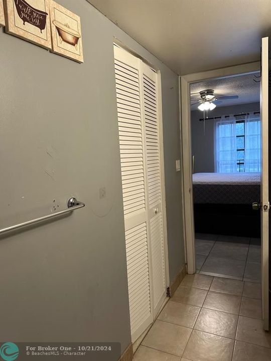 For Sale: $140,000 (2 beds, 2 baths, 1085 Square Feet)