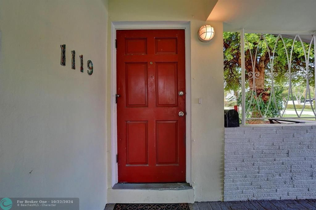 For Sale: $510,000 (2 beds, 1 baths, 1315 Square Feet)