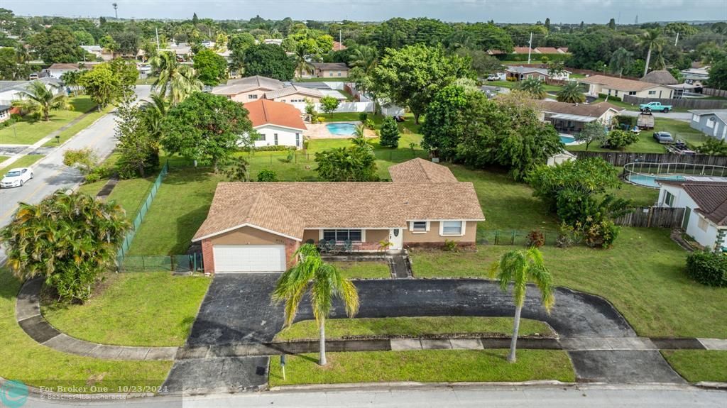 For Sale: $424,900 (3 beds, 2 baths, 1722 Square Feet)