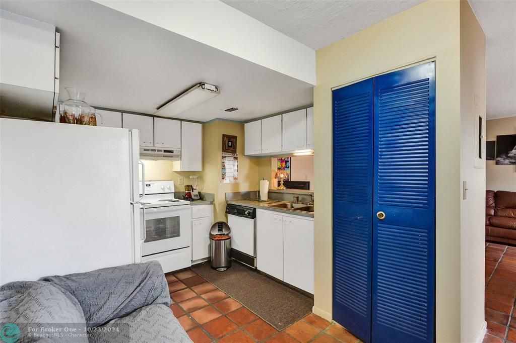 Recently Sold: $385,000 (2 beds, 2 baths, 1025 Square Feet)