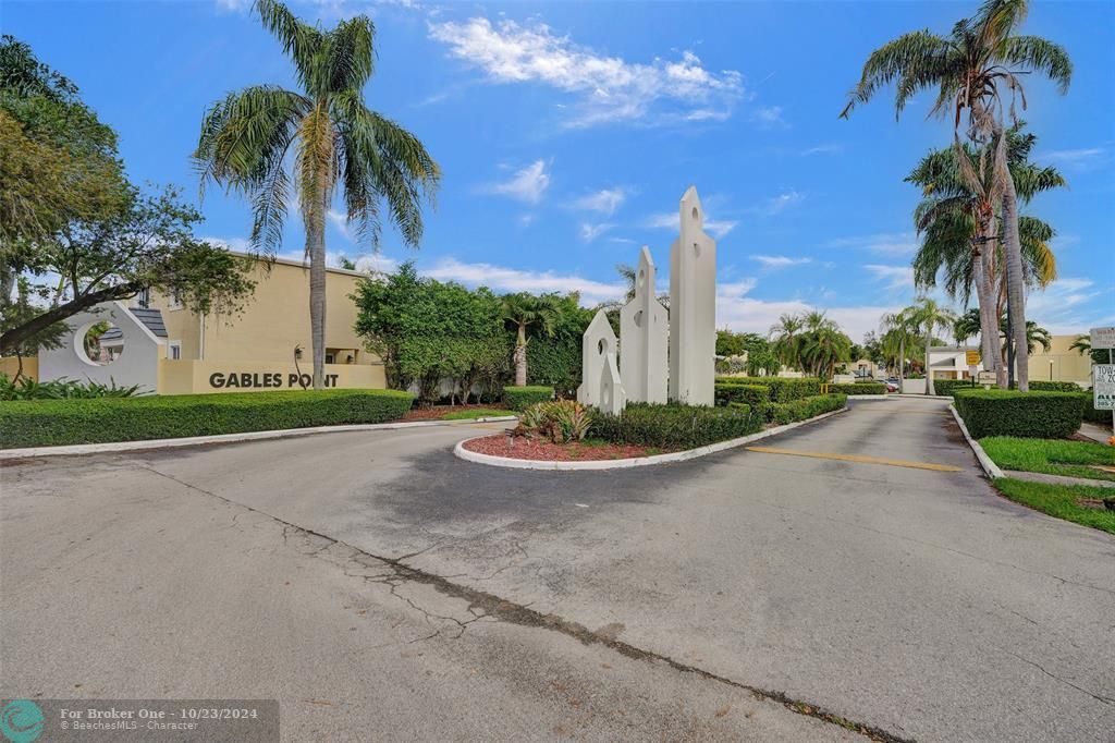 Recently Sold: $385,000 (2 beds, 2 baths, 1025 Square Feet)