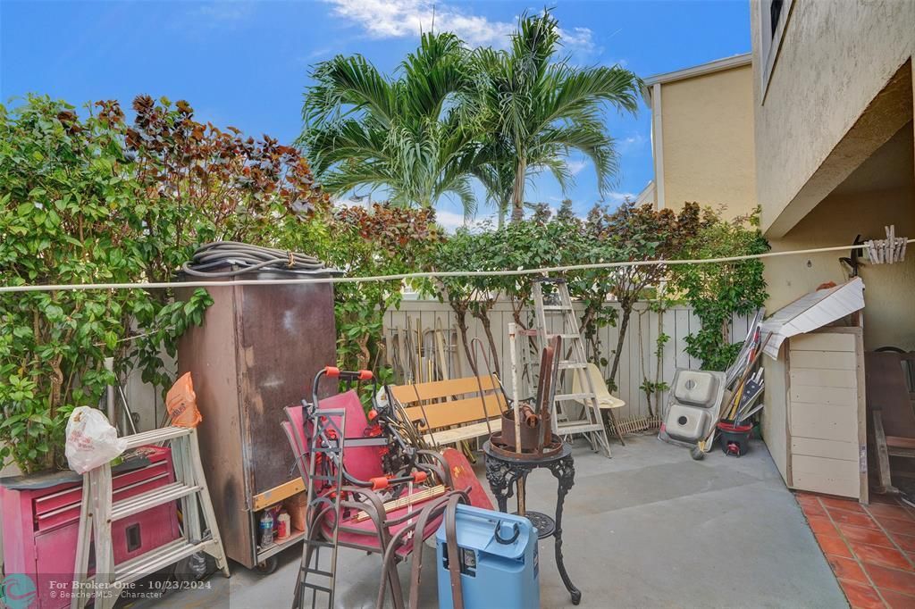 Recently Sold: $385,000 (2 beds, 2 baths, 1025 Square Feet)