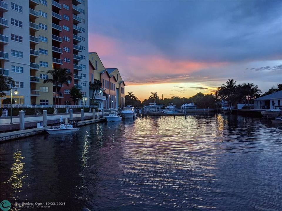 For Sale: $698,000 (2 beds, 2 baths, 1710 Square Feet)