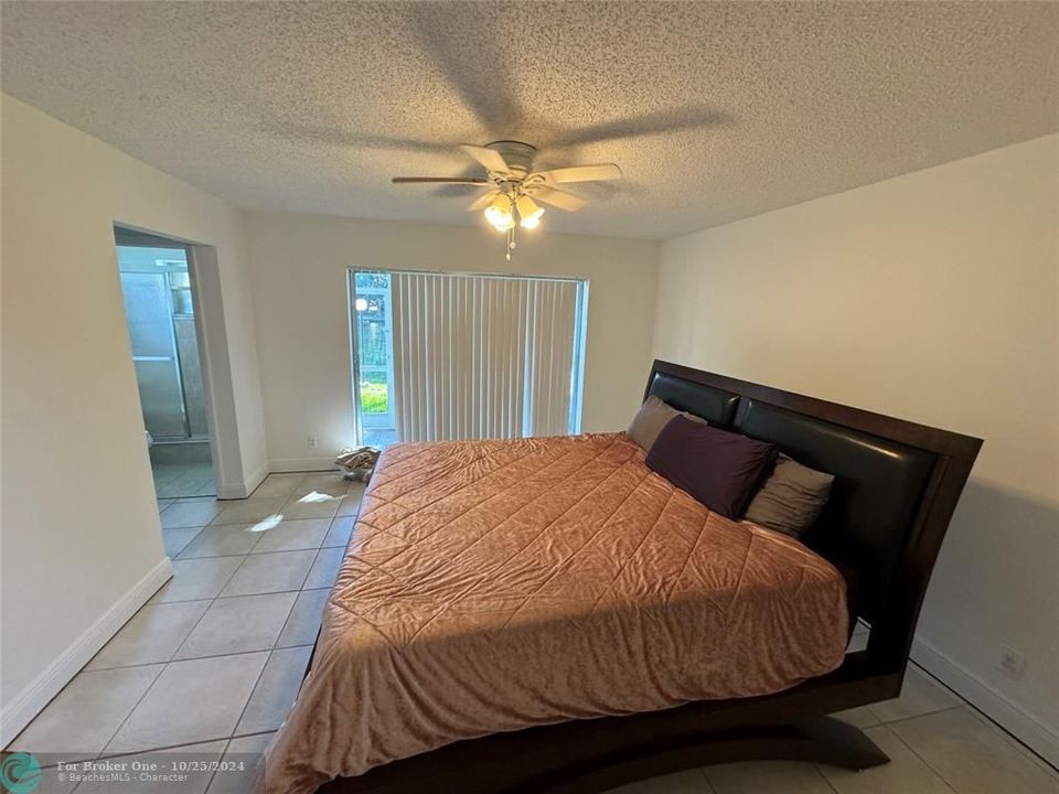 For Sale: $234,900 (2 beds, 2 baths, 1060 Square Feet)