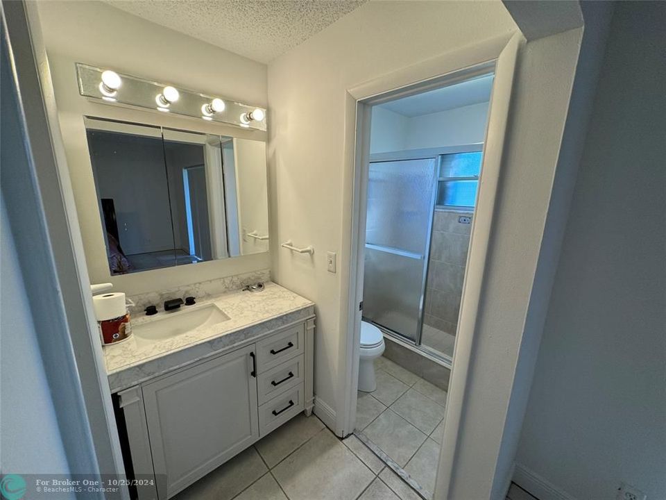 For Sale: $234,900 (2 beds, 2 baths, 1060 Square Feet)