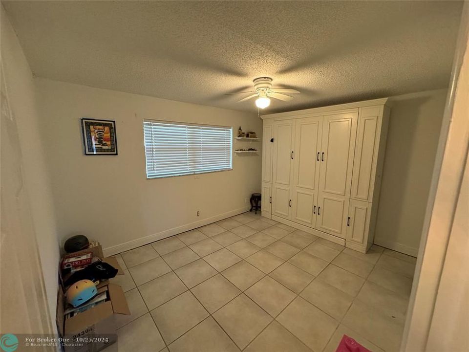 For Sale: $234,900 (2 beds, 2 baths, 1060 Square Feet)