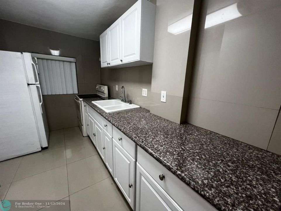 For Rent: $3,280 (3 beds, 2 baths, 1008 Square Feet)