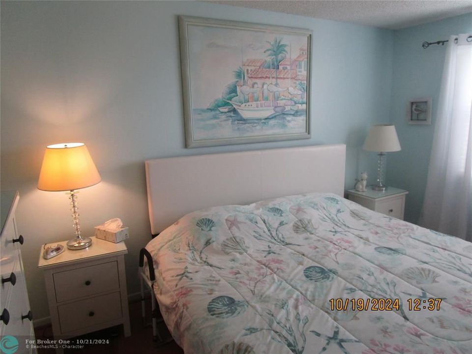 For Sale: $169,000 (2 beds, 2 baths, 810 Square Feet)