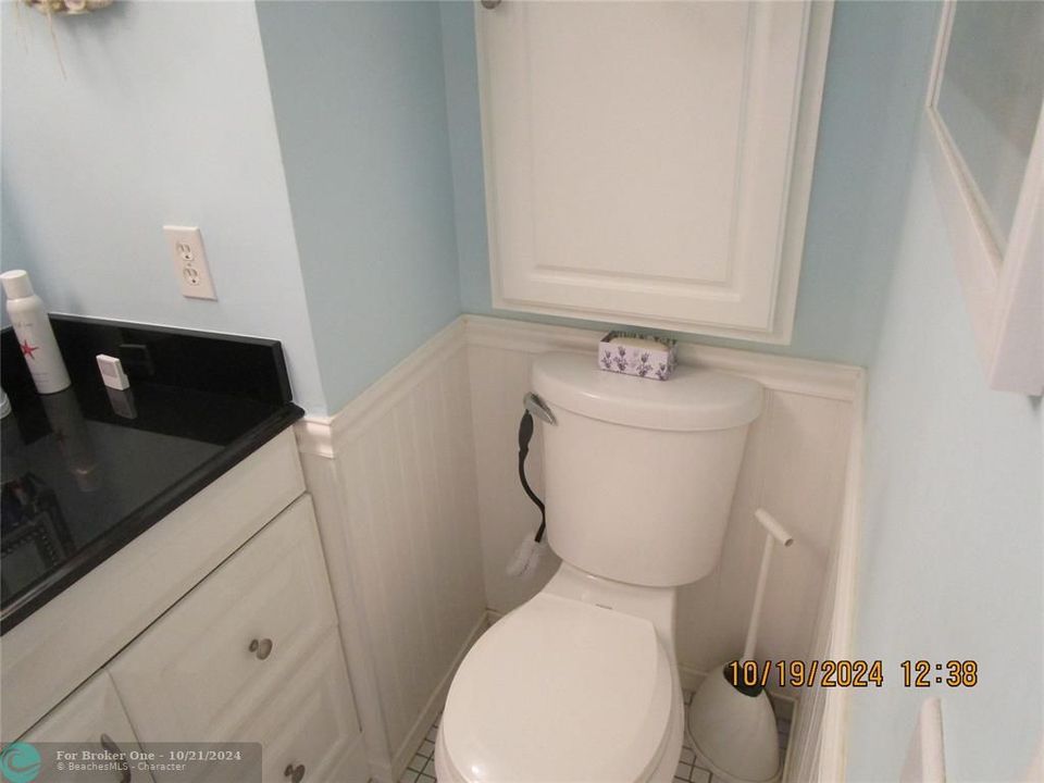 For Sale: $169,000 (2 beds, 2 baths, 810 Square Feet)